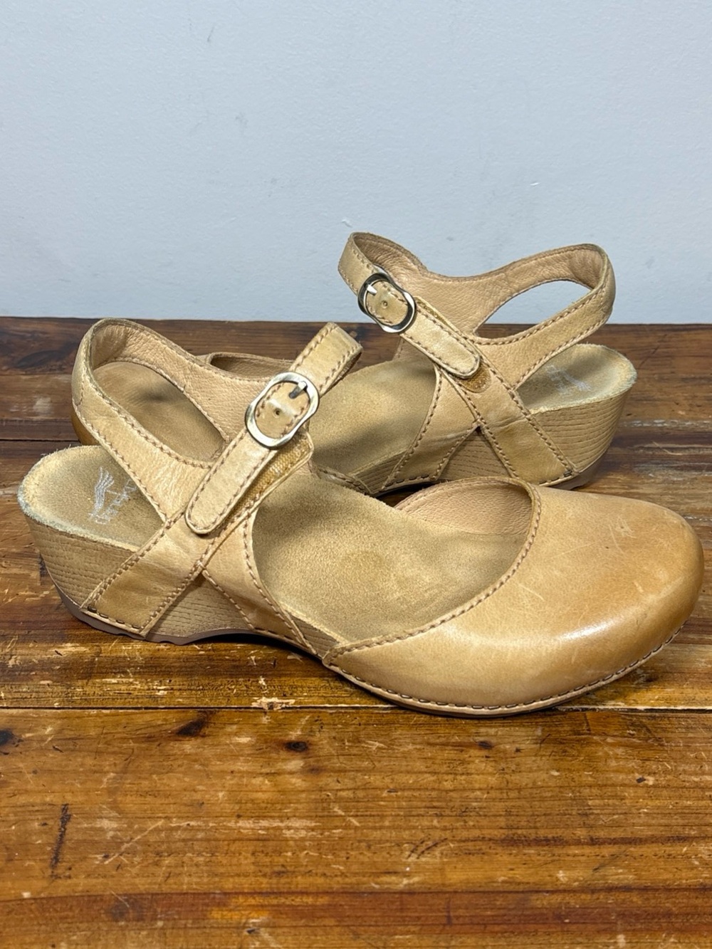 Dansko Tiffani Mary Jane 41 US 10.5 11 
tan Leather Sandal Comfort Clogs
